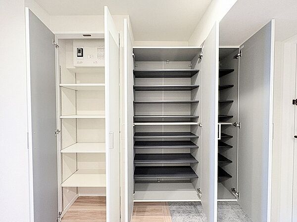 玄関を拡大表示