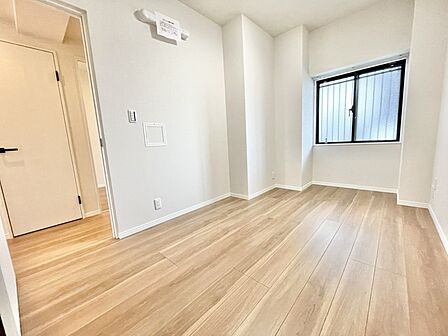 洗練された色使いが心地よい、無駄のないシンプルな空間が日々の暮らしを整えてくれます。