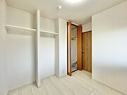 子供部屋にも嬉しい全居室収納スペース。 清潔感のある空間が、穏やかな暮らしを予感させます