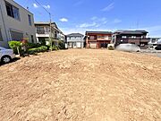 南道路に面した、陽当たり良好な物件です。 