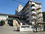 越谷市立新栄中学校（1640m）
