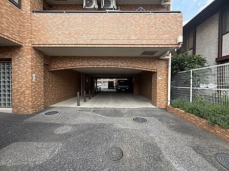 車の通りも少ない閑静な住宅地。子育てにも、第二の人生にも。