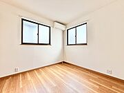 無駄のないシンプルな空間が、日々の暮らしに心地よいゆとりと落ち着きをもたらしてくれます。