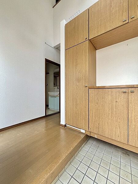 玄関を拡大表示