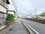 落ち着いた街並みが広がる、ゆったりとした時間が流れる住環境です。