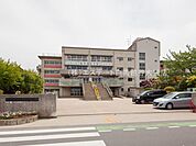 越谷市立桜井南小学校（1060m）