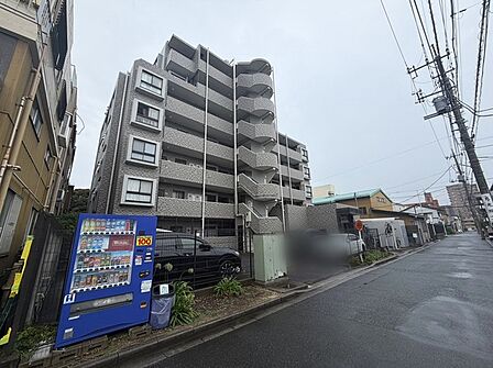 西川口駅まで徒歩17分。この距離だと、運動不足も少し解消されるかも。