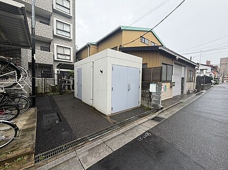 ごみ置き場
