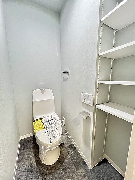 無駄を削ぎ落としたシンプルな空間が、日々の暮らしに静かな安らぎをもたらします。