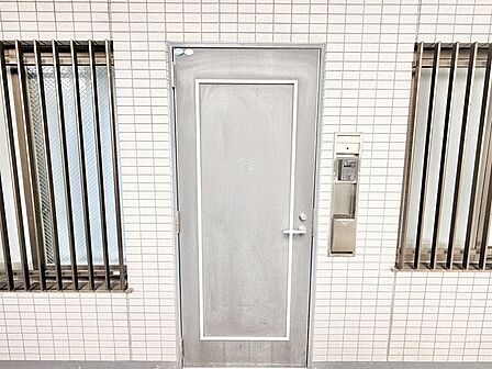 住まう方を優しく迎え入れる、洗練された佇まいと落ち着きのある外観が日々の暮らしに安心感をもたらします。