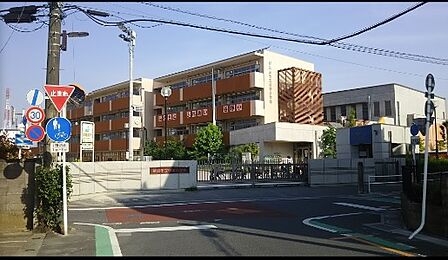 草加市立谷塚小学校（800m）