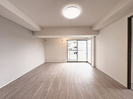 柔らかな色合いで統一された空間は、日々の暮らしに心地よい静けさと落ち着きをもたらします。