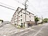 外観：落ち着いた住環境が広がる街並みに調和する、親しみやすいたたずまいの外観です。