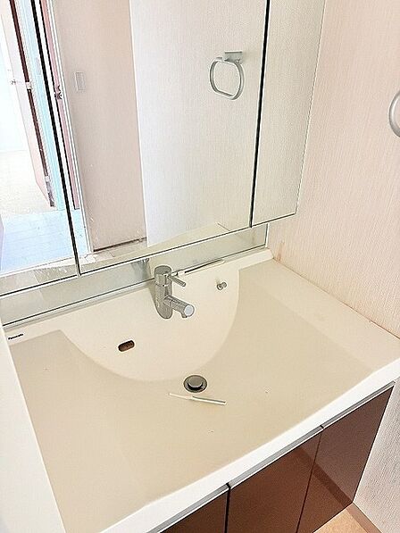 すっきりと整えられた空間が心地よい、心身をゆっくりと休ませる落ち着いたひとときを演出します。