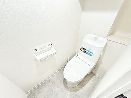 清潔感のある白を基調としたシンプルで落ち着きのあるプライベート空間