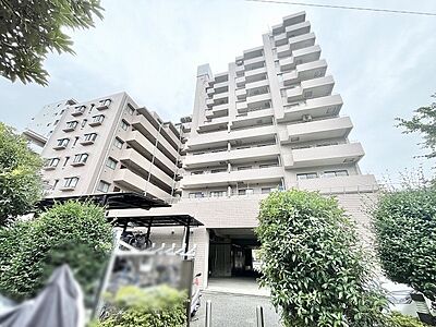 外観:街並みに穏やかに溶け込む佇まいは、心地よい日常の始まりを予感させます 外観:街並みに穏やかに溶け込む佇まいは、心地よい日常の始まりを予感させます