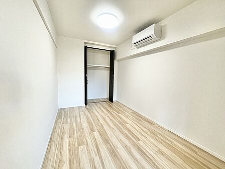 無駄な装飾を削ぎ落としたシンプルな空間が心地よい穏やかな時間を紡ぐ場所