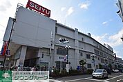 西友調布店 徒歩14分。スーパー 1050m