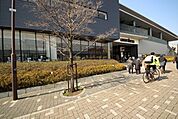 クイーンズ伊勢丹仙川店 464m