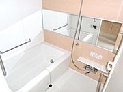 ★追い焚き付のゆったりバスルームです★