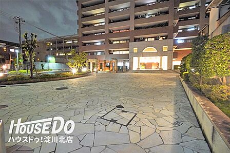 ■■内覧予約受付中■■阪急宝塚線「三国」駅徒歩5分！阪急神戸線も利用可能！ペット飼育可・15階建て7階部分・南向きバルコニー・専用駐車場1台分付！（無償）2026年9月リフォーム完成（全室クロス貼替）