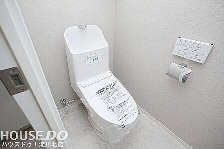 ■■本日内覧可能■■阪急各線利用可能な十三駅まで徒歩10分!4階部分の2SLDK。2026年6月リフォーム済で水回りも新調、即入居可能!15.7帖の広々LDKに全室洋室6帖以上のゆとりある空間です♪