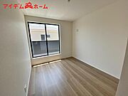 広々とした居住空間は日々の暮らしを彩り、 心のやすらぎと満足感を与えてくれます。