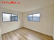 広々とした居住空間は日々の暮らしを彩り、 心のやすらぎと満足感を与えてくれます。