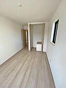 広々とした居住空間は日々の暮らしを彩り、 心のやすらぎと満足感を与えてくれます。