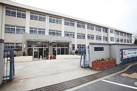 姫路市立飾磨西中学校 徒歩18分