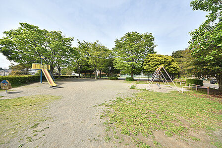 高谷下公園まで約74m