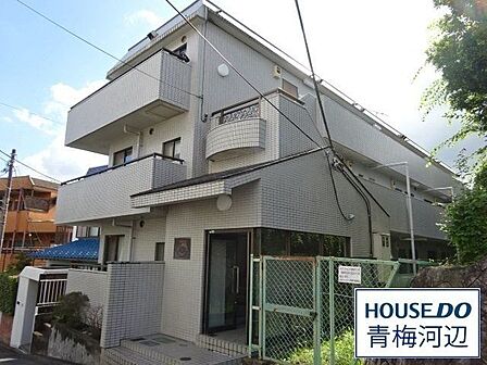 平成元年築、RC構造の物件になります。3階建ての最上階で日当たり・眺望良好!
