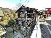 近くには多摩川もあり、御岳渓谷遊歩道は四季折々の花々を眺めたり川のせせらぎを聞きながら、歩いて楽しめます。