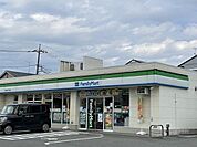 ファミリーマート 青梅大門三丁目店24時間営業 310m