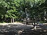 周辺：新田山公園　ログハウスのある広い公園。トイレや駐車場なども整備されていて綺麗。1周約800ｍのジョギングコースもあり、軽い運動やわんちゃんのお散歩にもグッド 550m