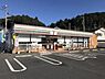 周辺：セブンイレブン青梅四小前スローガンは「近くて便利」。地域の人へのサービスを重視し、配達サービスにも力を入れている。（電子マネー利用可　ＡＴＭあり　ネット通販あり）nanacoポイントサービスあり…