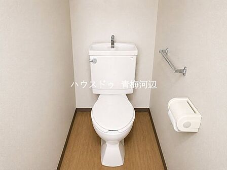 トイレ:白を基調としたトイレです。※一部CG家具消し加工処理をしています。