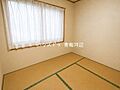 6帖和室：畳が...