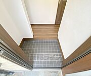 タイル張りの玄関です。