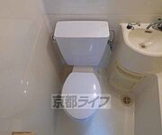 ユニットバスでシンプルかつお手入れしやすいお風呂です。