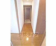 すっきりとした廊下です。