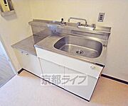 コンパクトなキッチンです。