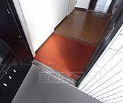 段差の低い玄関です。
