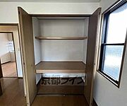 十分な収納力を確保したクローゼットです。