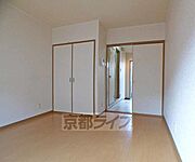 別方向から見た居室です。