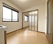 最上階・角部屋です。高台にあるため眺望が良いです。