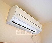 キレイな冷暖房です。