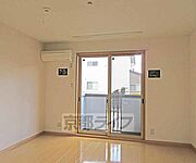 広めの洋室です