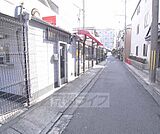 物件の前の道路です