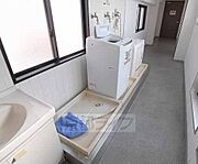 洗濯機も廊下におきます